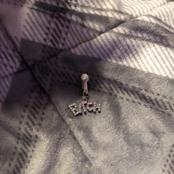 Fake belly button piercing - Picture 4 of 8